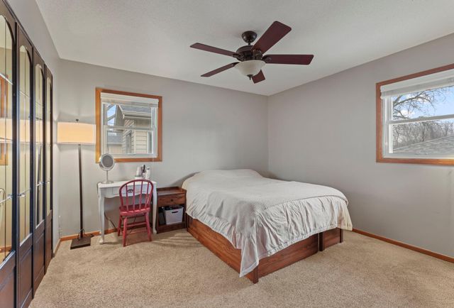 657 Granada Avenue N, Oakdale, MN 55128