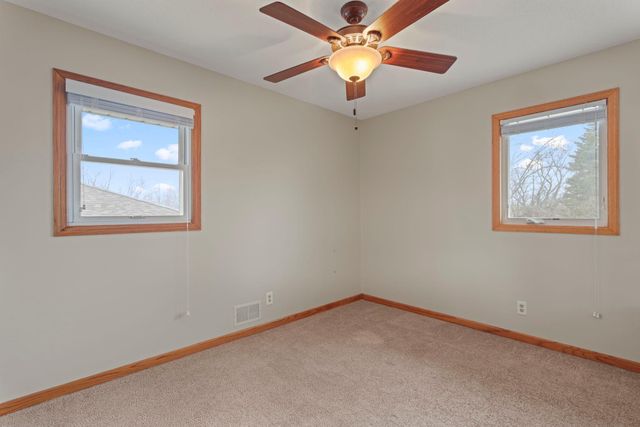 657 Granada Avenue N, Oakdale, MN 55128