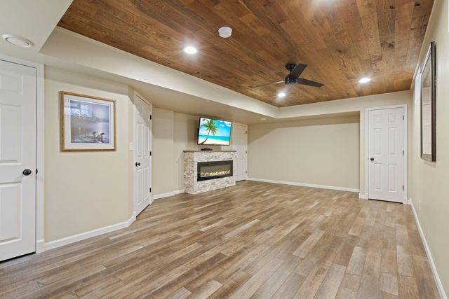 657 Granada Avenue N, Oakdale, MN 55128