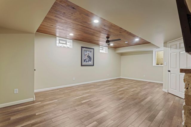 657 Granada Avenue N, Oakdale, MN 55128