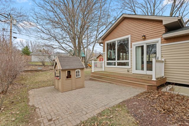 657 Granada Avenue N, Oakdale, MN 55128