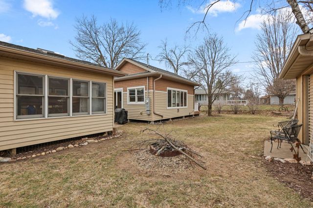 657 Granada Avenue N, Oakdale, MN 55128