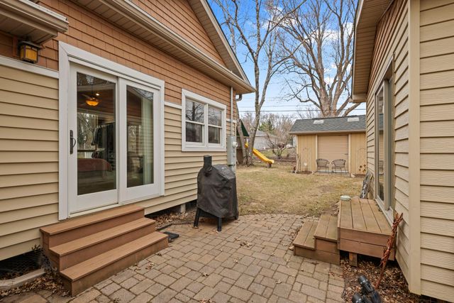 657 Granada Avenue N, Oakdale, MN 55128