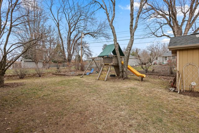 657 Granada Avenue N, Oakdale, MN 55128