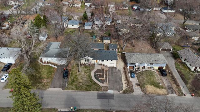 657 Granada Avenue N, Oakdale, MN 55128