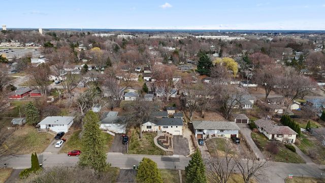 657 Granada Avenue N, Oakdale, MN 55128