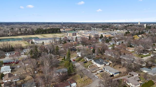 657 Granada Avenue N, Oakdale, MN 55128