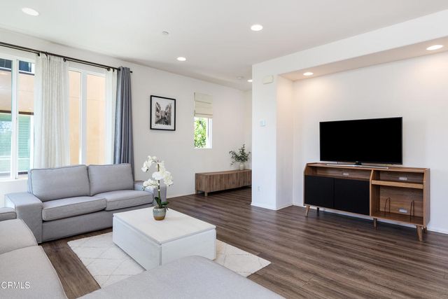 422 W Route 66 55, Glendora, CA 91740