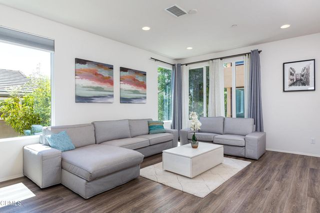 422 W Route 66 55, Glendora, CA 91740