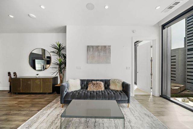 1211 Caroline Street 1109, Houston, TX 77002