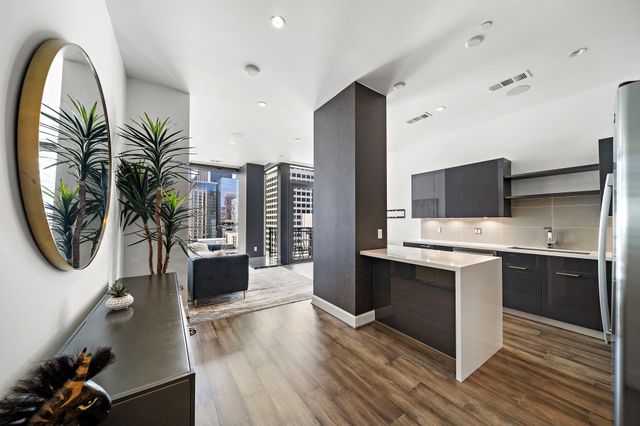 1211 Caroline Street 1109, Houston, TX 77002