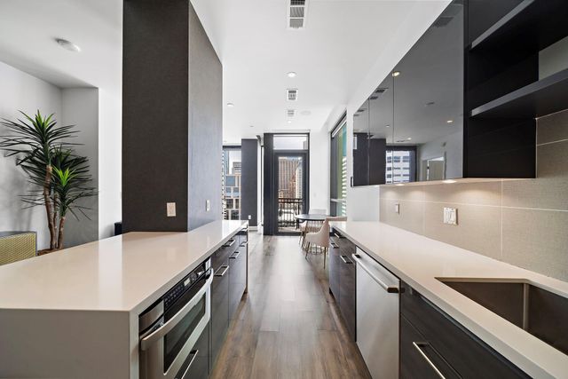 1211 Caroline Street 1109, Houston, TX 77002