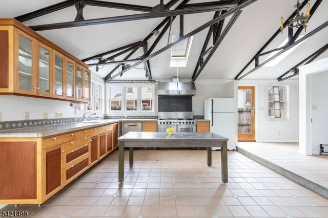 237 N Main St, Lambertville City, NJ 08530