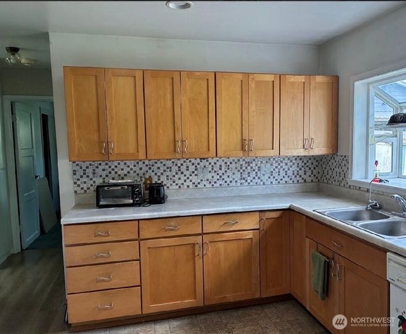 504 10th Avenue, Milton, WA 98354