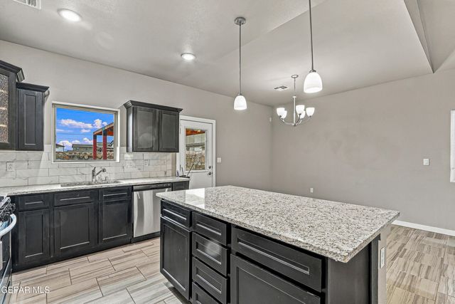 3649 SUMMIT Street, El Paso, TX 79938