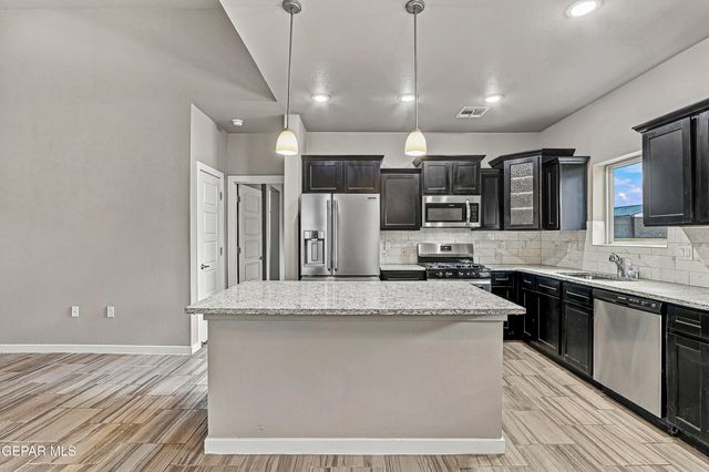 3649 SUMMIT Street, El Paso, TX 79938