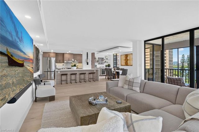 11 Bluebill AVE 606, Naples, FL 34108