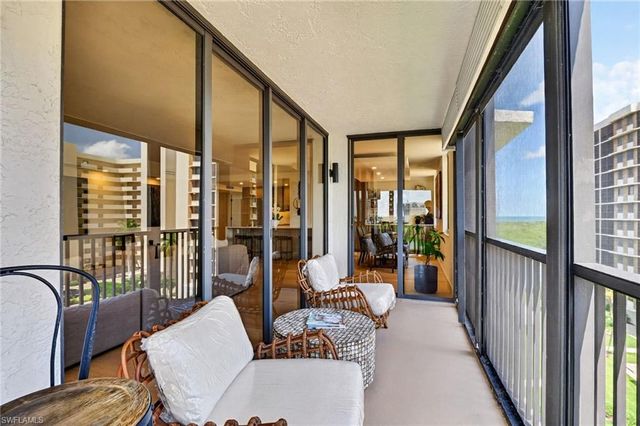 11 Bluebill AVE 606, Naples, FL 34108