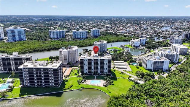 11 Bluebill AVE 606, Naples, FL 34108
