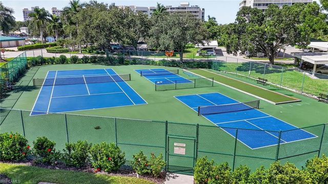 11 Bluebill AVE 606, Naples, FL 34108
