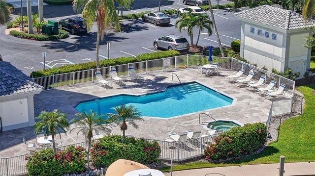 11 Bluebill AVE 606, Naples, FL 34108
