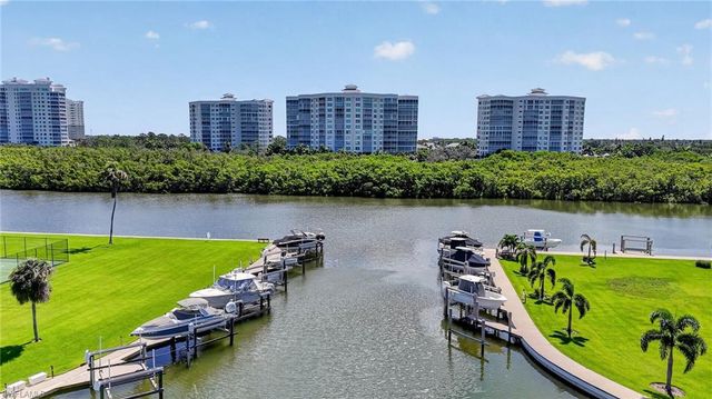 11 Bluebill AVE 606, Naples, FL 34108