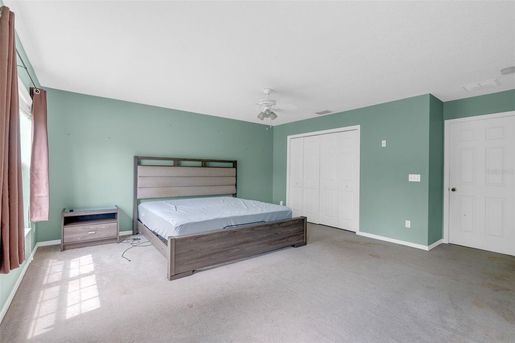 Image 15 of property listing at 1355 BELLA COOLA DRIVE, Orlando, FL 32828