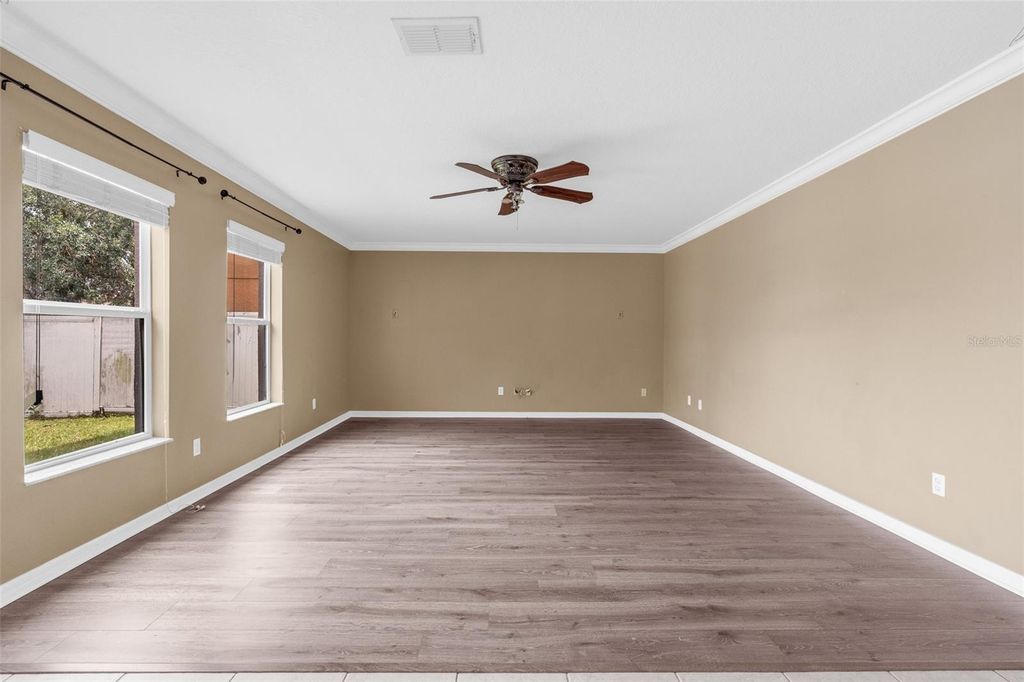 Image 8 of property listing at 1355 BELLA COOLA DRIVE, Orlando, FL 32828