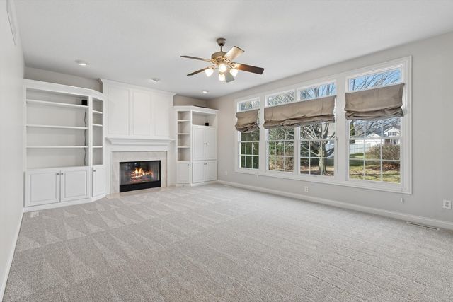 5160 Charter Oaks Drive, Bettendorf, IA 52722