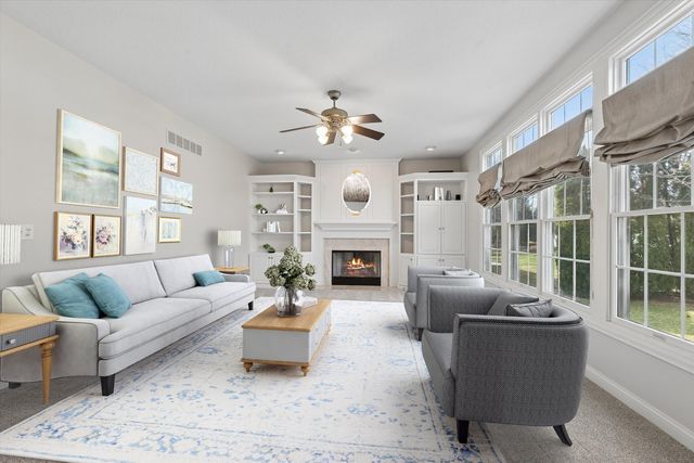 5160 Charter Oaks Drive, Bettendorf, IA 52722