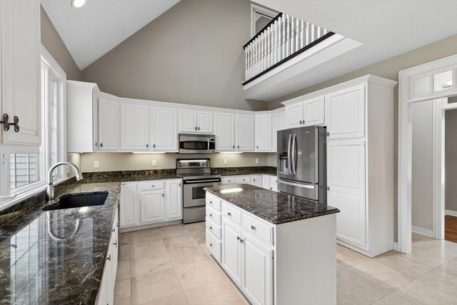 5160 Charter Oaks Drive, Bettendorf, IA 52722