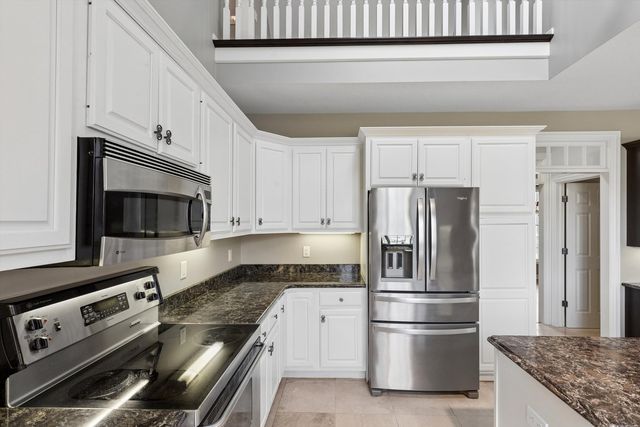 5160 Charter Oaks Drive, Bettendorf, IA 52722