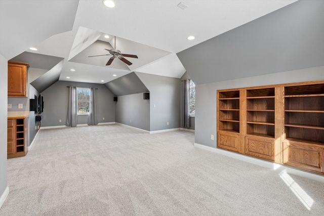 5160 Charter Oaks Drive, Bettendorf, IA 52722