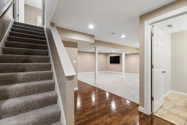 5160 Charter Oaks Drive, Bettendorf, IA 52722