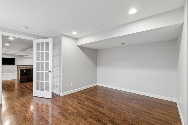 5160 Charter Oaks Drive, Bettendorf, IA 52722