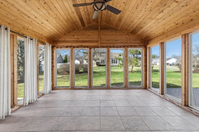 5160 Charter Oaks Drive, Bettendorf, IA 52722