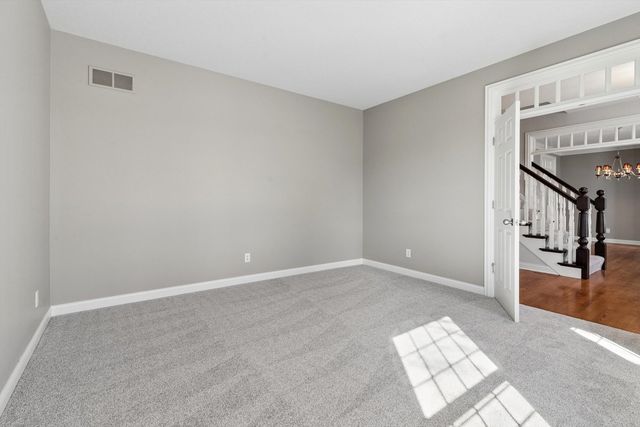 5160 Charter Oaks Drive, Bettendorf, IA 52722