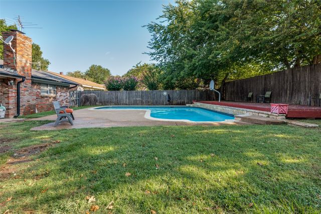 2304 Shady Brook Drive, Bedford, TX 76021