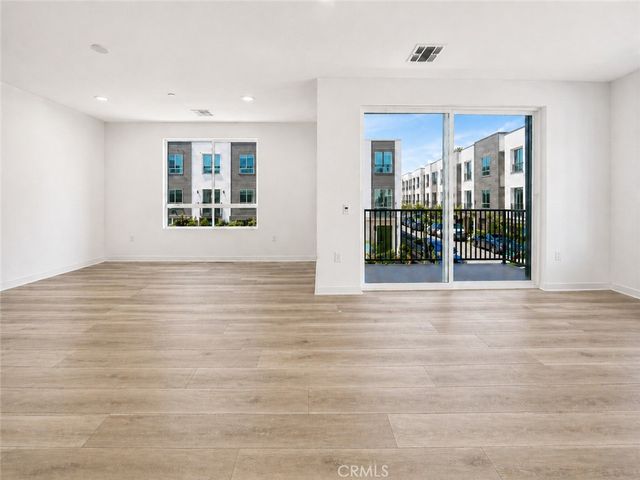 9425 N Sepulveda Boulevard 2, North Hills, CA 91343