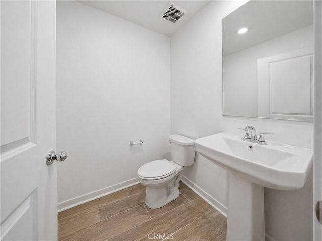 9425 N Sepulveda Boulevard 2, North Hills, CA 91343