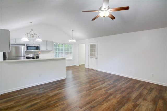 649 Monticello Drive SW, Mableton, GA 30126