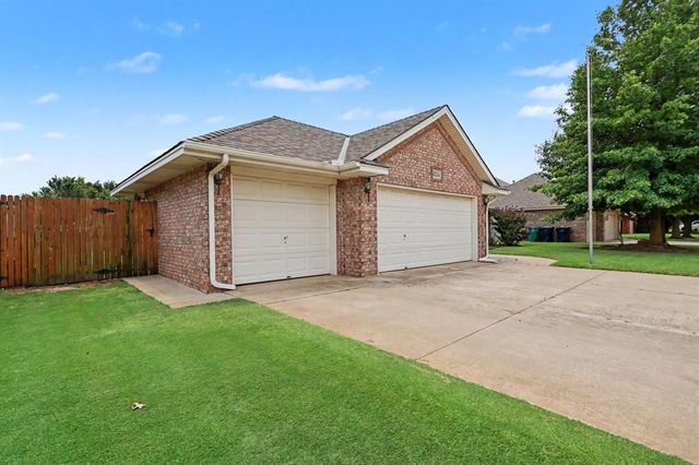 8204 NW 64th Terrace, Oklahoma City, OK 73132