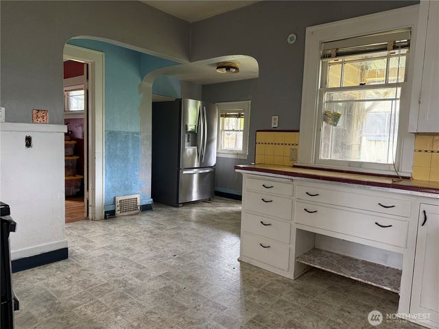 6129 S Park Avenue, Tacoma, WA 98408
