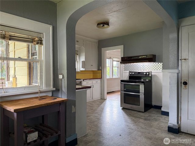 6129 S Park Avenue, Tacoma, WA 98408