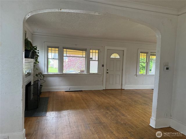 6129 S Park Avenue, Tacoma, WA 98408