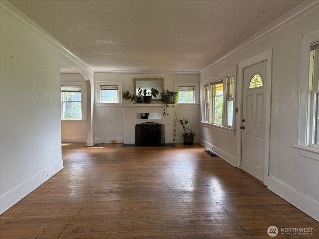 6129 S Park Avenue, Tacoma, WA 98408