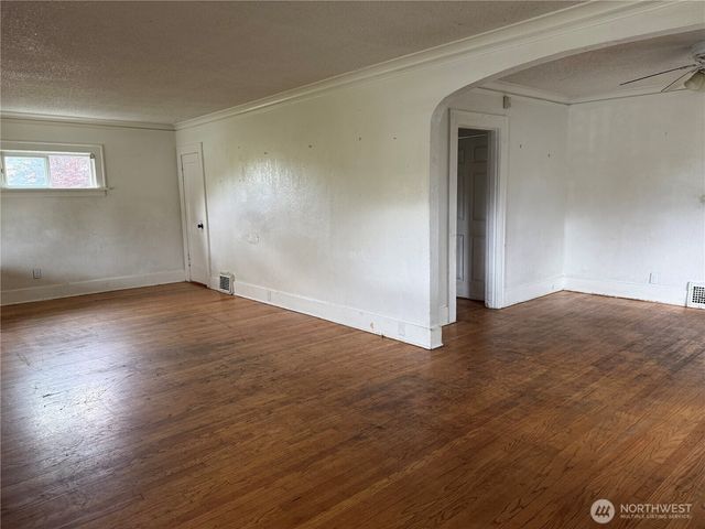 6129 S Park Avenue, Tacoma, WA 98408