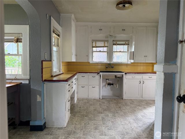 6129 S Park Avenue, Tacoma, WA 98408