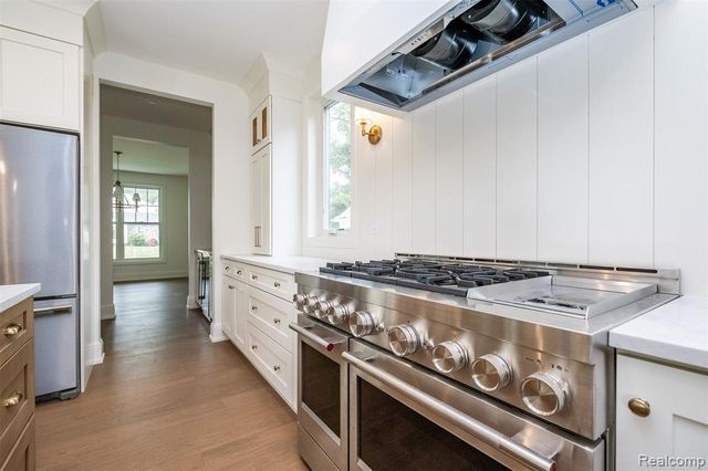 3800 Linwood Avenue, Royal Oak, MI 48073