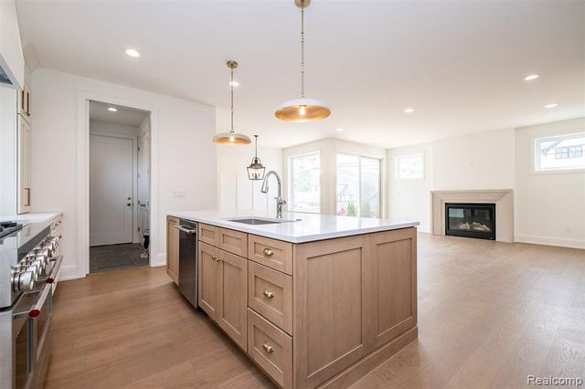3800 Linwood Avenue, Royal Oak, MI 48073